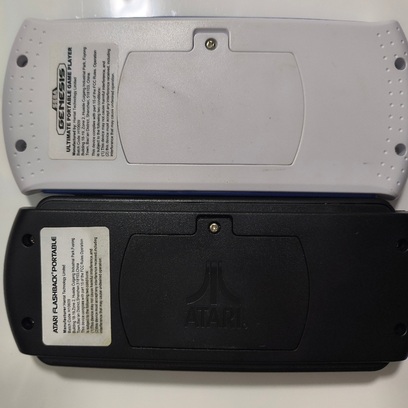 2 handheld games - Picture 2 of 4